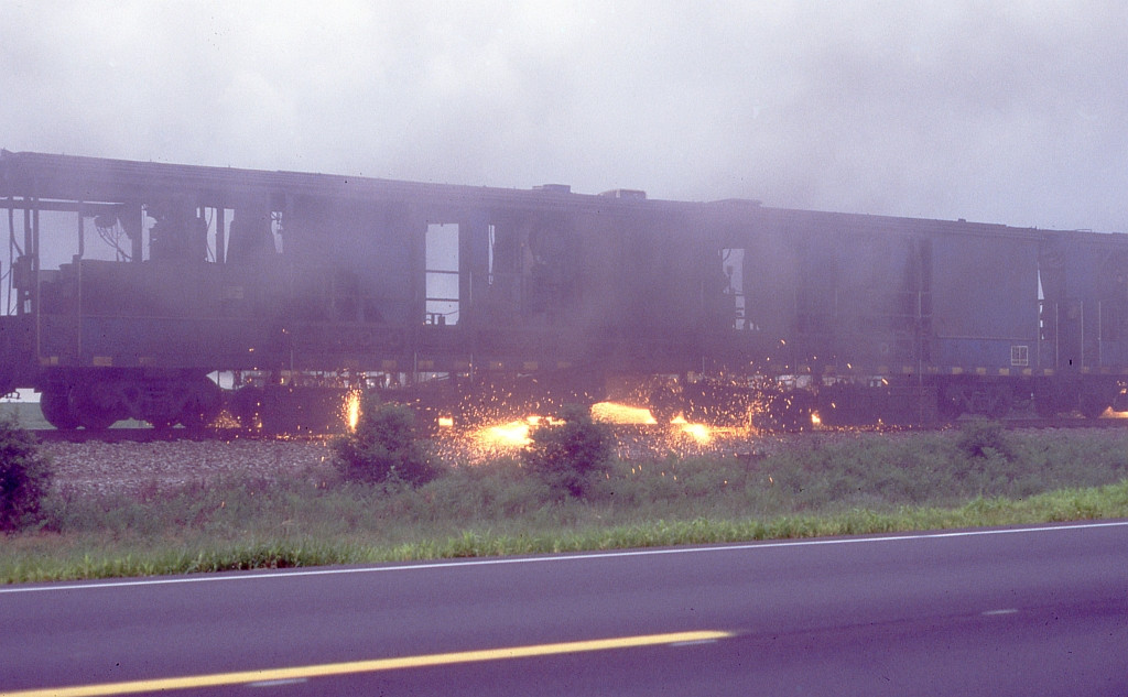 Pandrol Jackson railgrinder in action